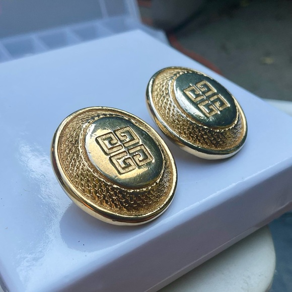 🌺Vintage Givenchy Gold Logo Earrimgs - Picture 4 of 14